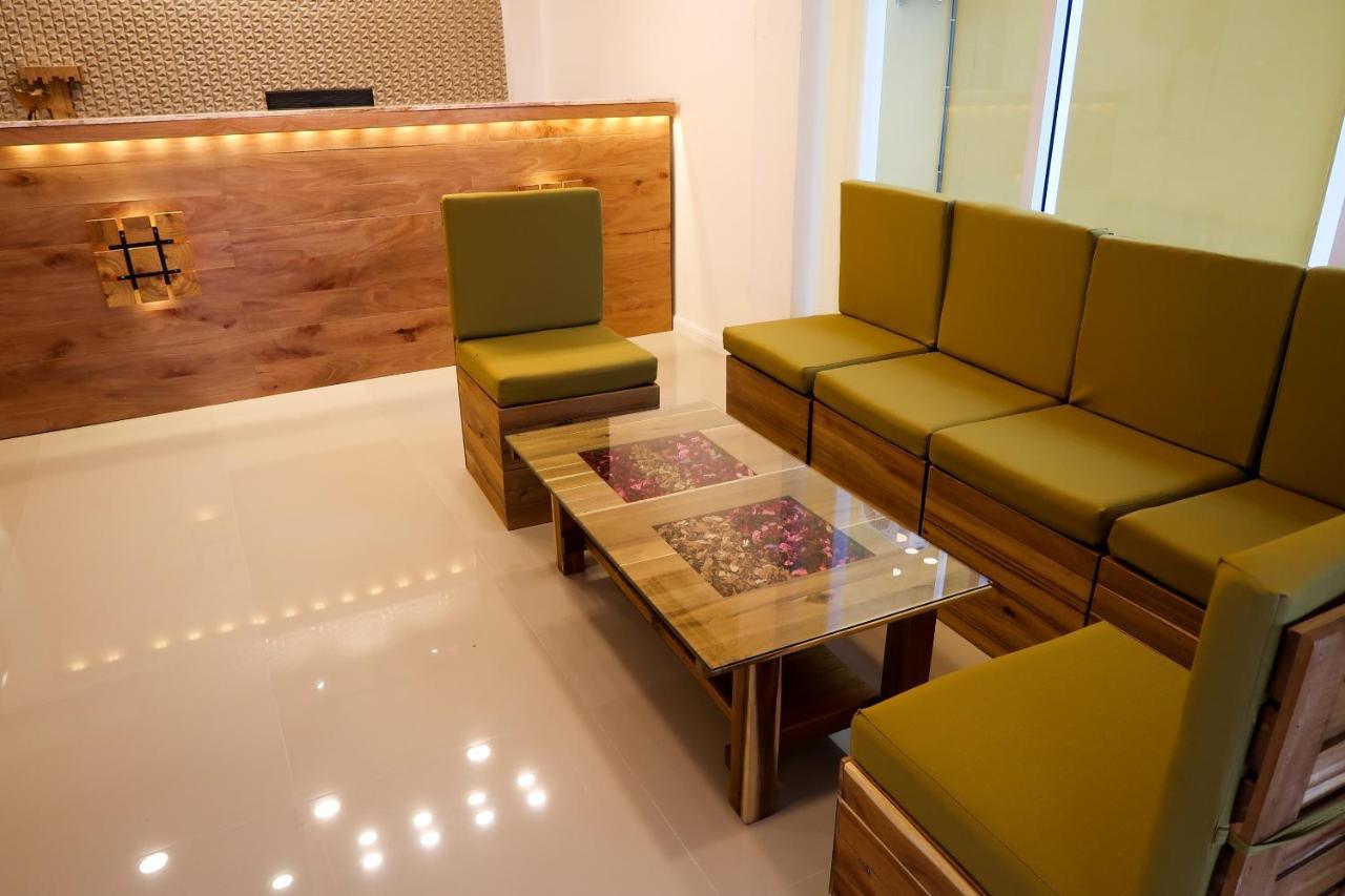 Baan Urt Suratthani Airport Hotel Surat Thani Exteriör bild
