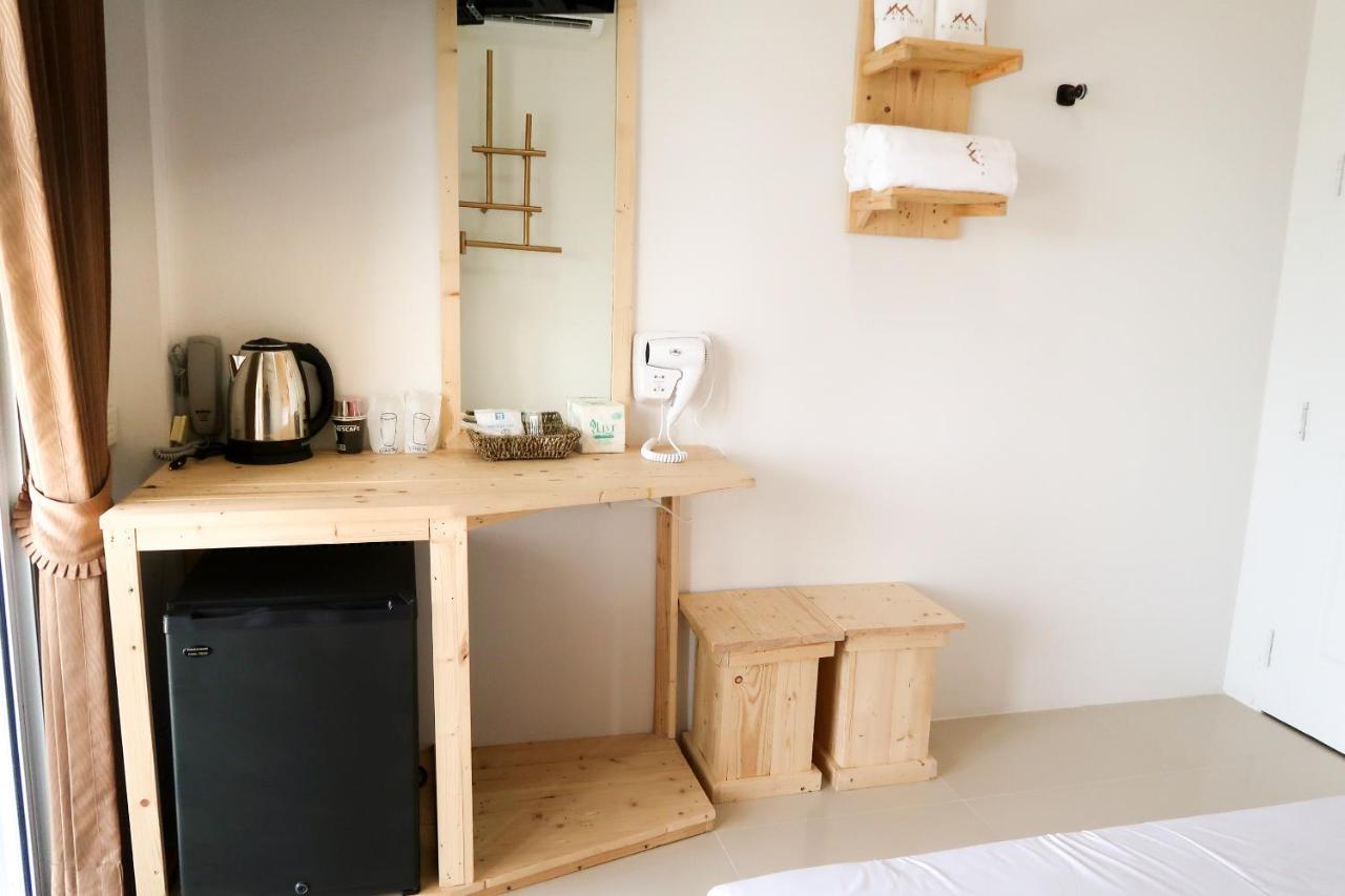 Baan Urt Suratthani Airport Hotel Surat Thani Rum bild
